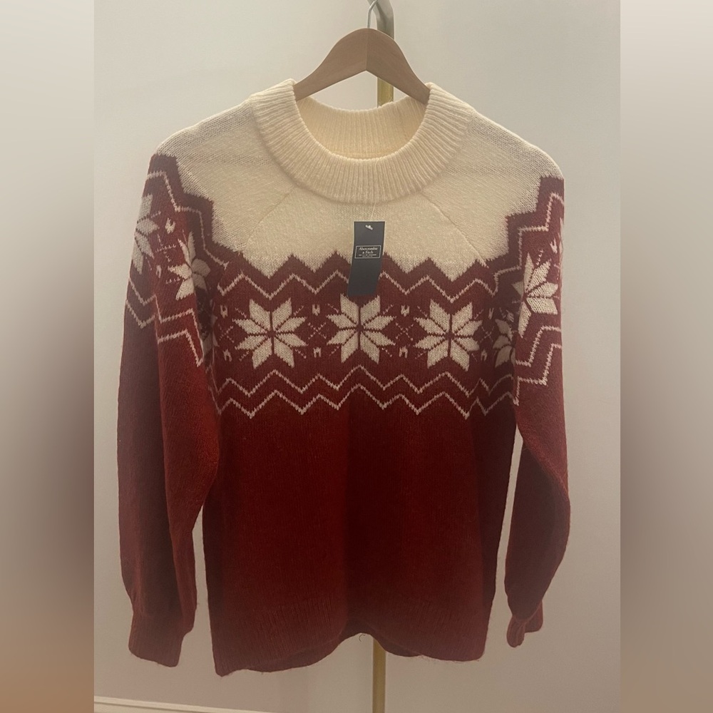 NWT Abercrombie & Fitch Red and Cream Snowflake Sweater